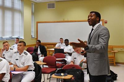 Dr. Dee Mornah teaches a class on entrepreneurship in Scott Shipp Hall on Sept. 19.