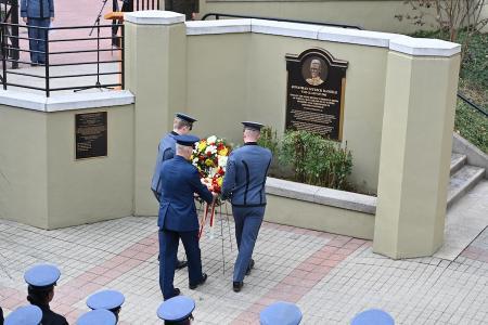 Col. Ley Havird ’90 and two cadets lay the wreath in Daniels Courtyard March 4.