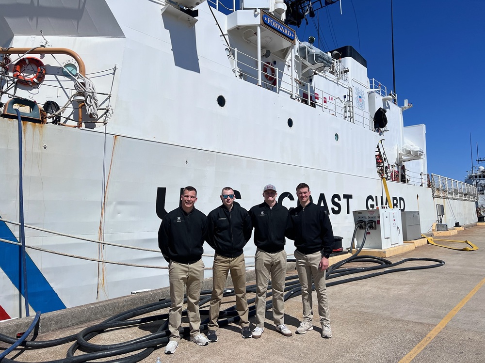 USCGAUP participants from VMI visit the Coast Guard and tour ships during FTX.