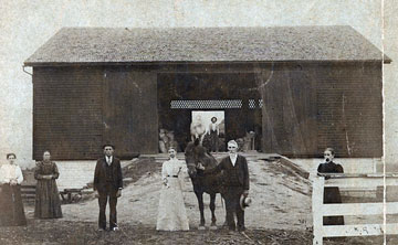 Barn and family in 1899